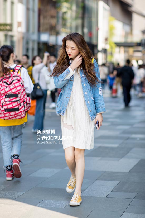 太古里最新街拍衣品好的时髦美妞儿