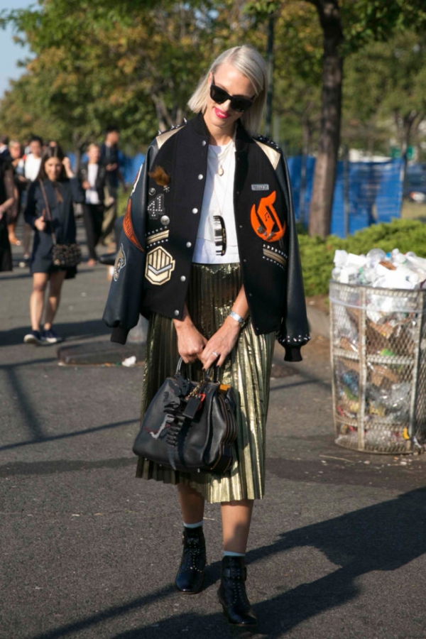 2016秋冬女装流行趋势 金属光百褶裙回来了