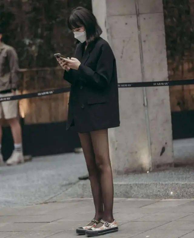 明星穿搭街拍_欧美达人街拍穿搭示范_周迅街拍穿搭图片裙子/