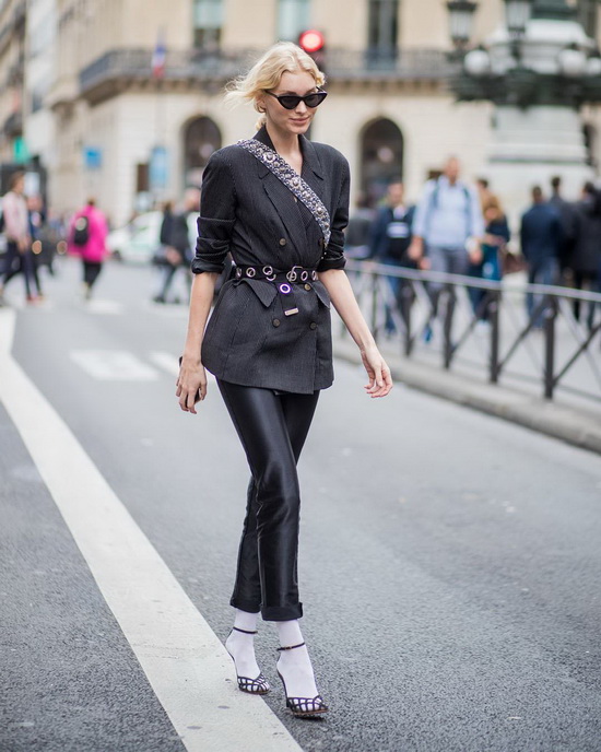 欧美型人街拍之腰带外扎Look